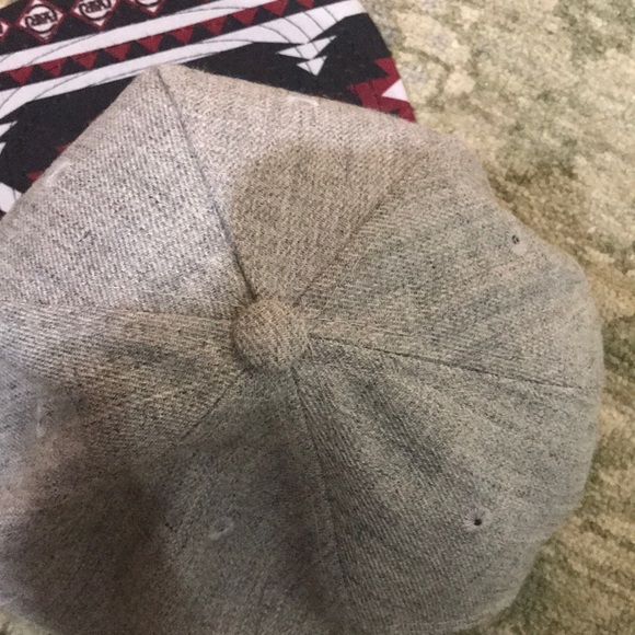 Los Angeles reckeless hat red and gray. - Picture 3 of 5